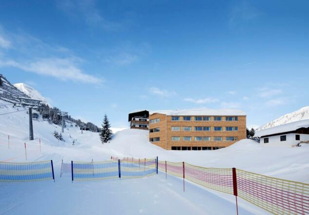 warthsap_skiinskiout_01