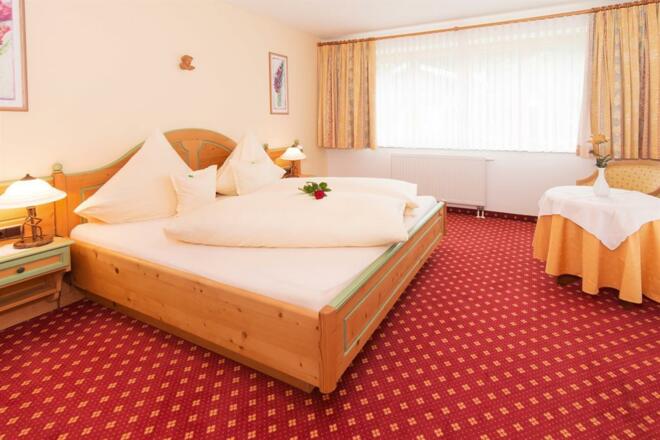 Schlafzimmer Wohng. Kanzelwand