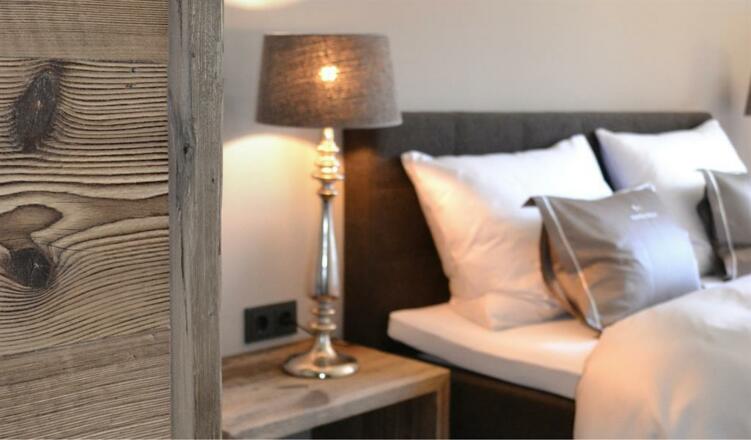 Ahorn Chalet / Schlafzimmer im Chalet Stil