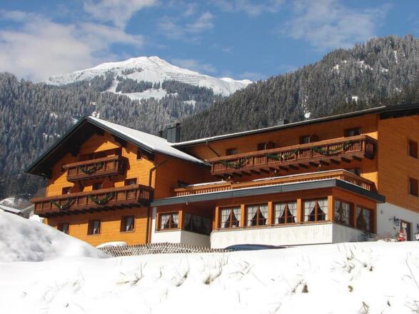 Hotelansicht Winter