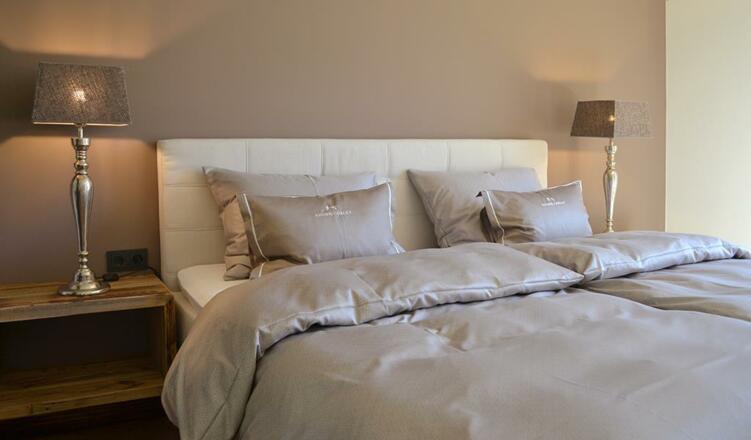 Alle Schlafzimmer mit extrabreiten Boxspringbetten