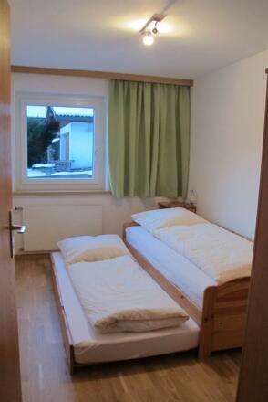 Zimmer 3 mit Einzelbett und Zusatzbett