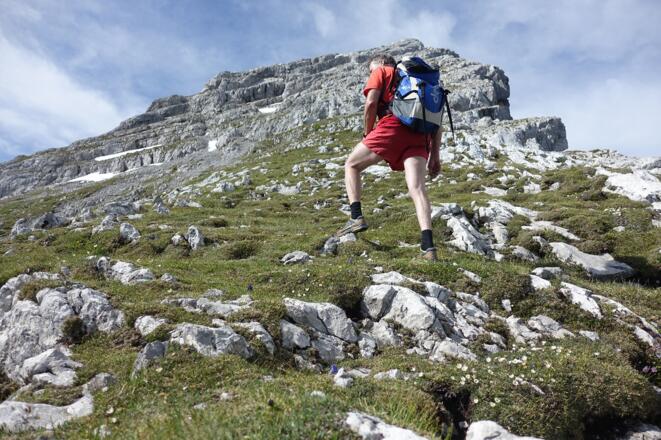 Im unteren Teil des Nordgrats; noch nicht schwierig, aber fast weglos