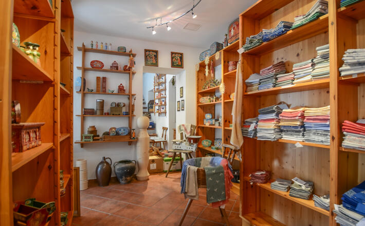 Im Ladengeschäft der Berchtesgadener Handwerkskunst