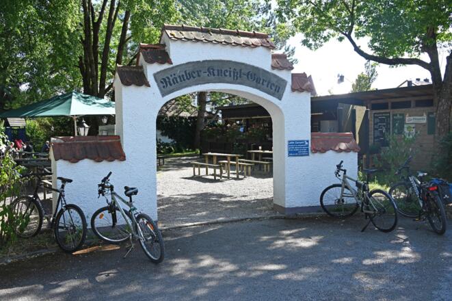 Räuber Kneißl Biergarten in Maisach