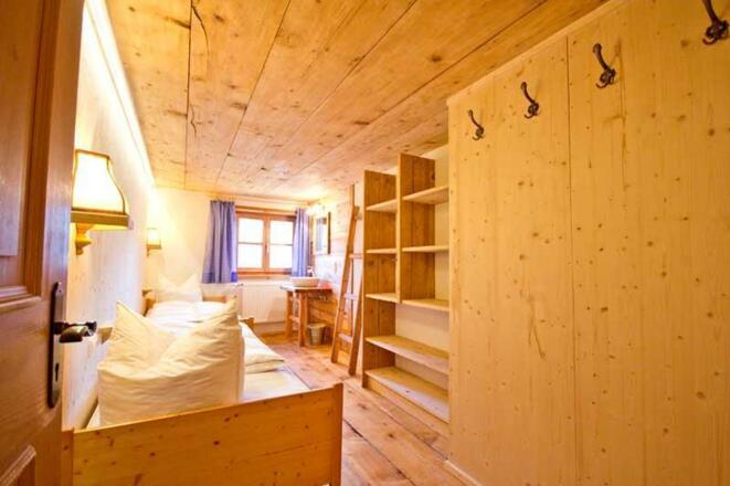 Urige Hüttenzimmer 2