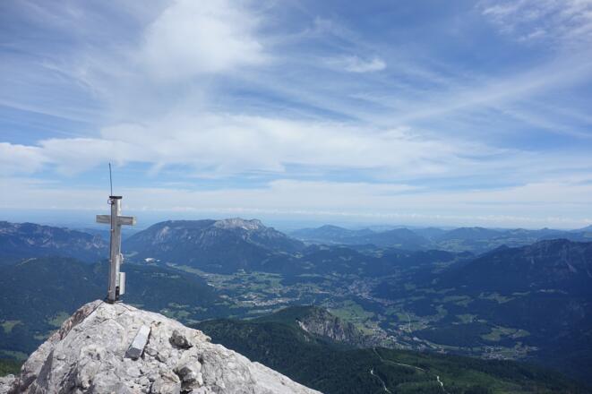 Der Klein-Watzmann-Gipfel bietet großen Ausblick über Berchtesgaden