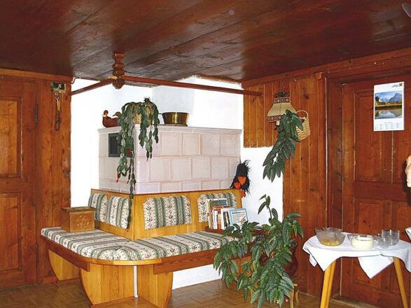 Kachelofen im Aufenthaltsraum neu