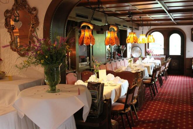 Abendmenü_Halbpension_Hotel mit Schwimmbad_Sauna