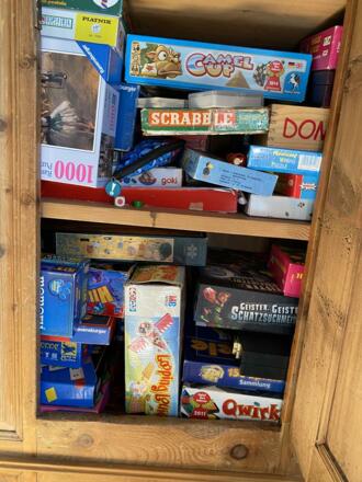 Spieleschrank