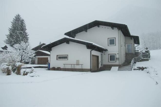 Haus Mangeng - Einfahrt / Parkplatz