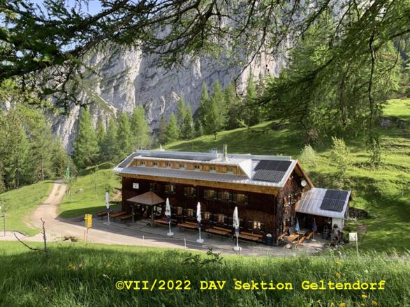 Neue Magdeburger Hütte nach der Dachsanierung