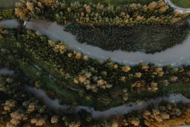 Drohnenaufnahme Radweg Au an der Donau