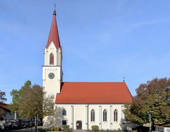 Alte Pfarrkirche und nunmehrige Friedhofskirche von Marchtrenk