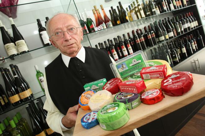 Pater Alfred mit Schlierbacher Käse