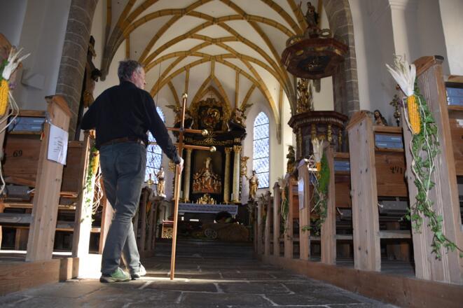 Benedikt-Pilger in der Wallfahrtskirche Frauenstein