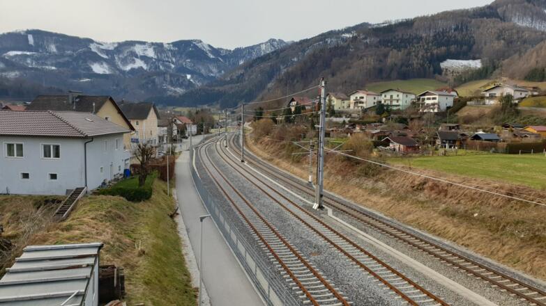 Bahnhof Ternberg, Blick von der Überführung Richtung Schoberstein