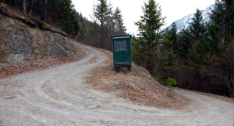 Spitzkehre ~710m wo wir der Forststraße bis zum Ende folgen
