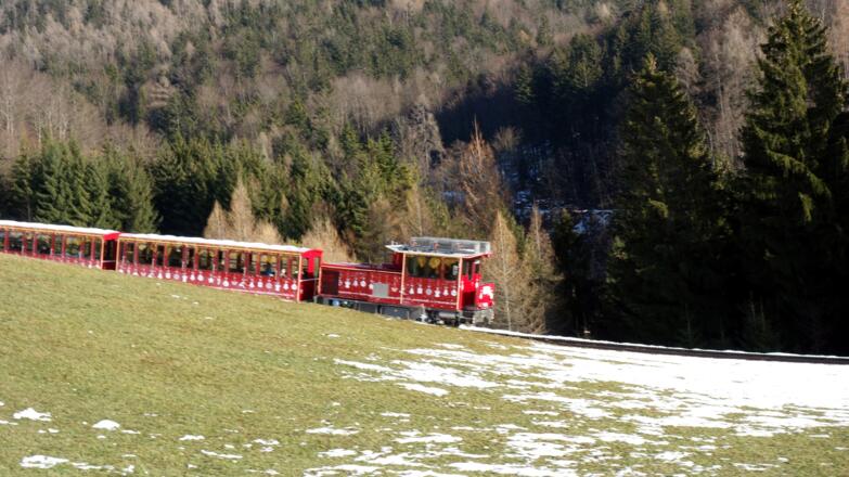 Schafbergbahn-Übergang ~645m, fährt event. im Advent.