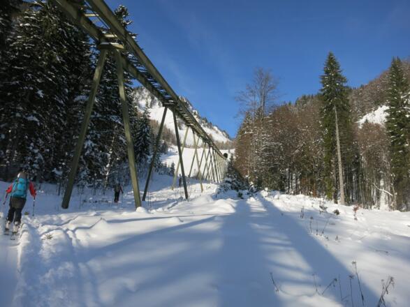 Entlang der Standseilbahn