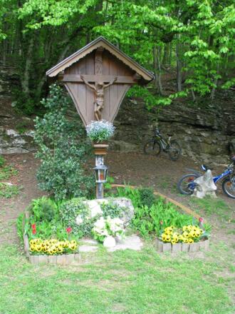 Hellabründl Kreuz