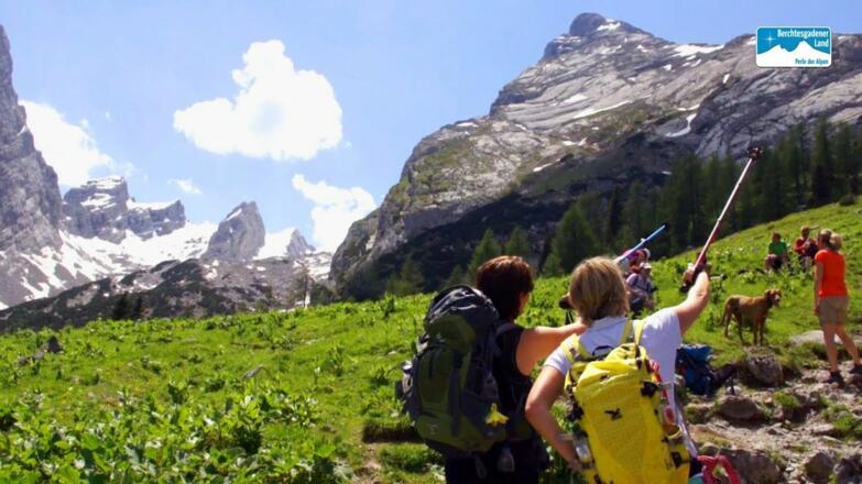 Wandern in Bayern: Das Watzmannhaus im Nationalpark Berchtesgaden, Oberbayern, Deutschland