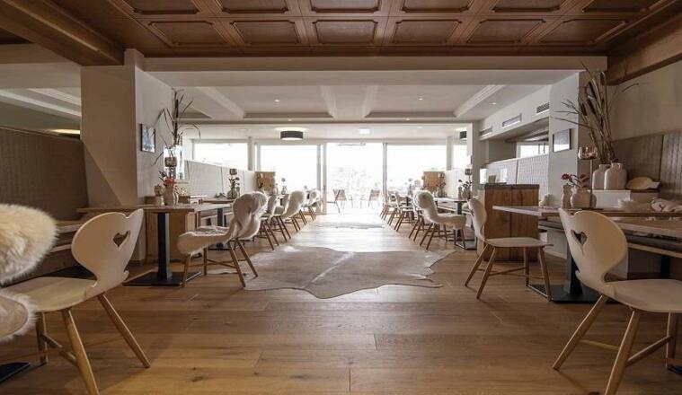 Valavier Restaurantbereich Neu