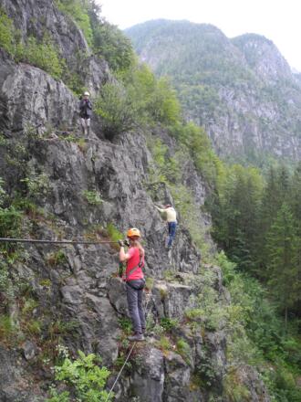 Auf der ersten Seilbrücke