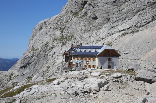 Die Adamekhütte vor der Schreiberwand