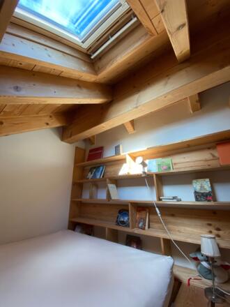 Zusätzlich kleiner Raum mit Dachfenster