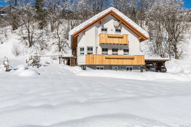 Hausansicht Winter