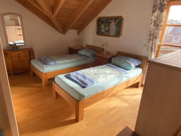 Großes Doppelbett wo die Betten auch einzeln gestellt werden können