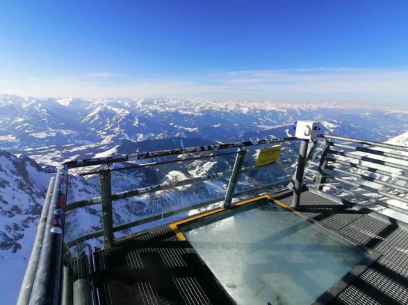 Blick vom Hunerkogel bis zu den Hohen Tauern
