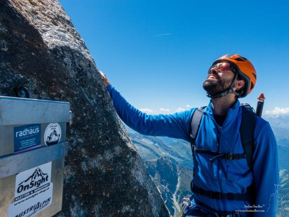 Erwartungsvoller Blick vom Stand am Wandbuch in die Crux.