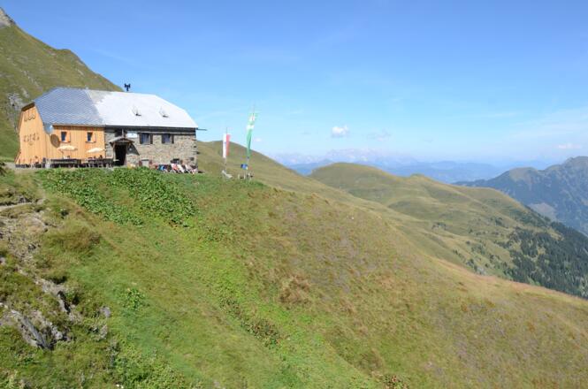 Von der Gleiwitzer Hütte sieht man auf Hochkönig- und Dachsteingruppe.