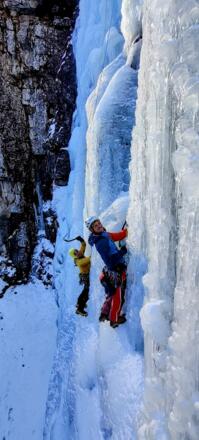 Im Nachstieg in der 1. Seillänge mit Sonne!