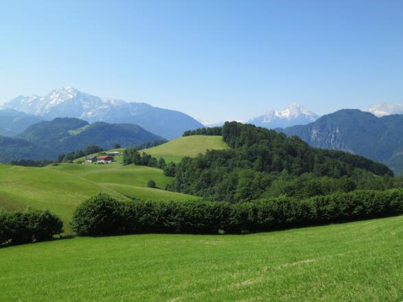 Auf dem Hügel im Vordergrund wurden wichtige Szenen von "Sound of Music" gedreht.