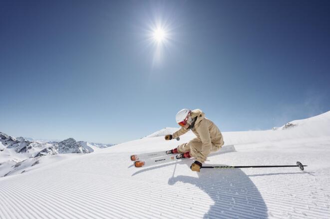 Skifahren_Stubaier_Gletscher_-c-_Andre_Schoenherr_