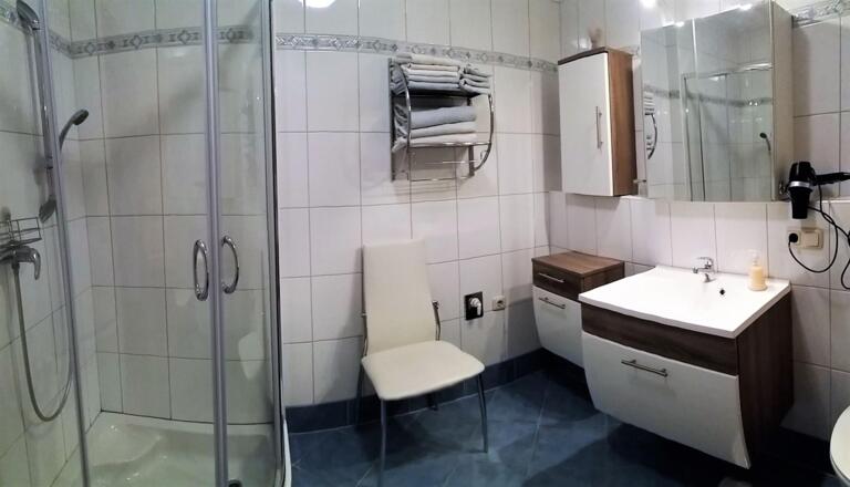 Badezimmer 1