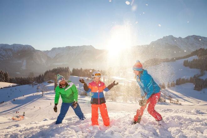 Kinder im Schnee