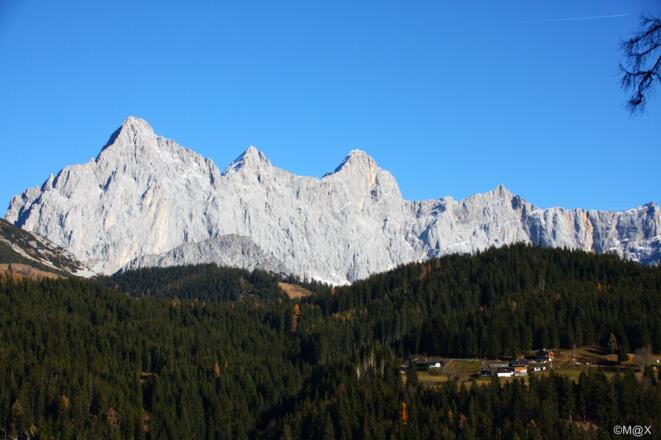 nocheinmal ein Blick zum Dreigestirn: Torstein - Mitterspitz - Hoher Dachstein