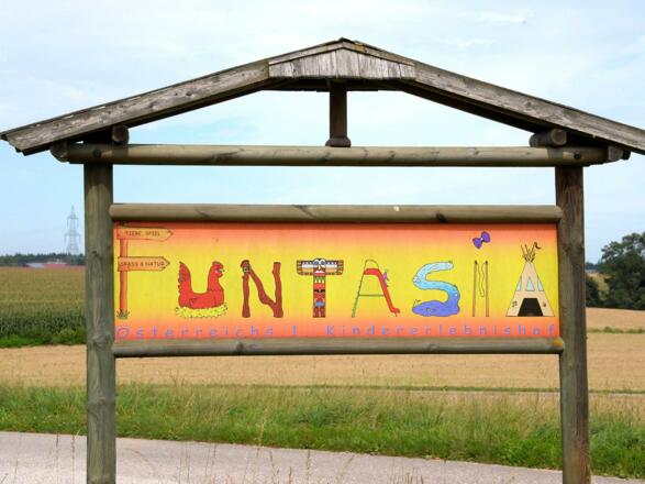 Willkommen am Kindererlebnishof Funtasia