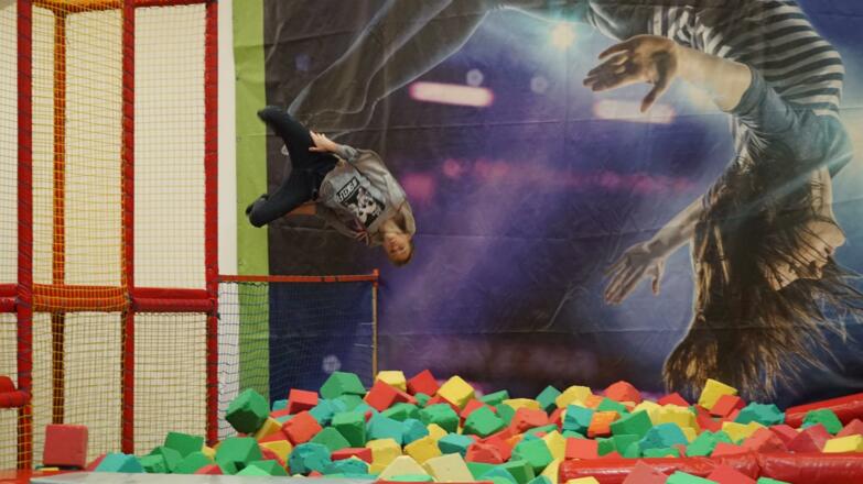 Indooraction - Schnitzelbad