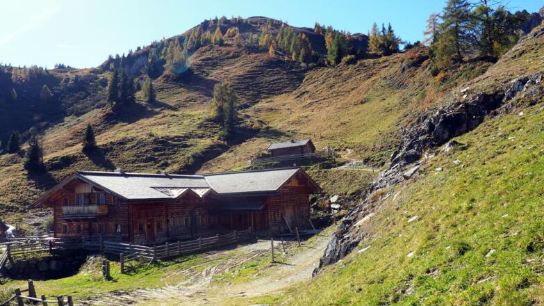Aualm 1795m erreicht, dahinter Liechtensteinkopf 1910m