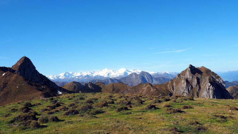 Rückblick vom Austuhl 2151m, links Schuhflicker