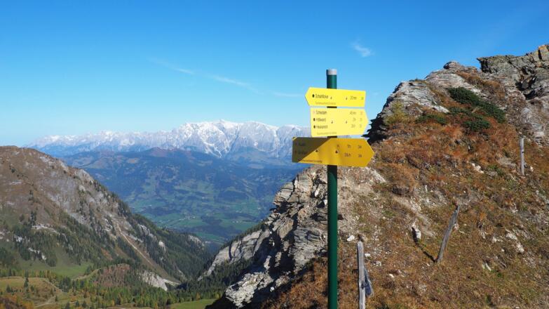 am Gratweg 33 zur Höllwand mit Hochkönig im Hintergrund