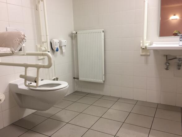 barrierefreies WC, Hotel & Gaststätte Zum Erdinger Weißbräu