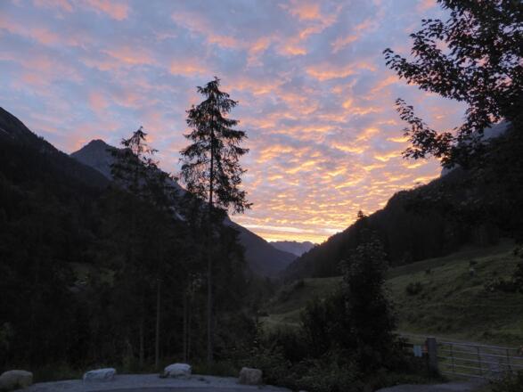 Sonnenaufgang am Parkplatz