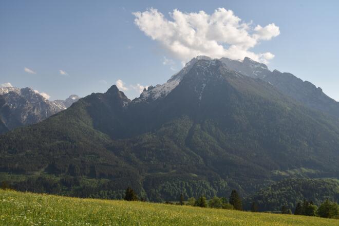 Die Hochalmscharte ist der Einschnitt links des Hochkalters – ein Wanderschmankerl.