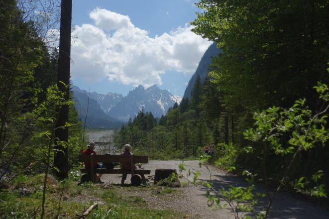 Weiter drinnen im Wimbachtal ist man von Bergen umgeben.